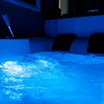 شقة Lush Escape - Hottube And Sauna *