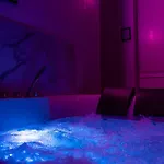 Lush Escape - Hottube And Sauna شقة