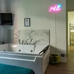 Lush Escape - Hottube And Sauna باري