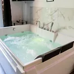 Lush Escape - Hottube And Sauna * باري