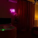 Lush Escape - Hottube And Sauna باري