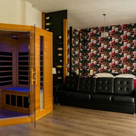 Lush Escape - Hottube And Sauna Bari