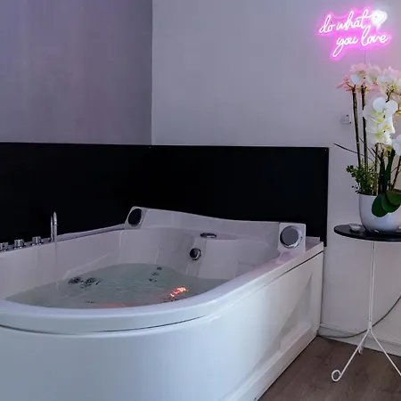 Apartmán Lush Escape - Hottube And Sauna