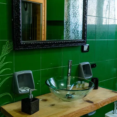 Lush Escape - Hottube And Sauna Apartmán *