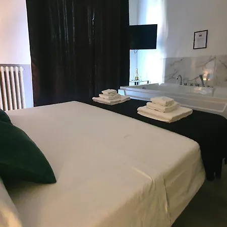 Lush Escape - Hottube And Sauna Bari