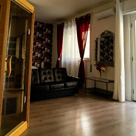 Lush Escape - Hottube And Sauna Apartamento