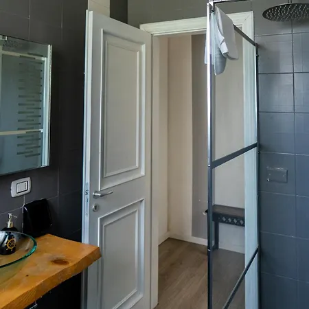 Lush Escape - Hottube And Sauna Apartment