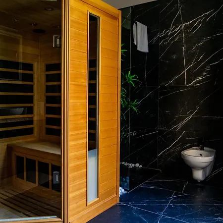 Apartment Lush Escape - Hottube And Sauna *