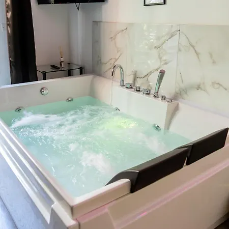 Lush Escape - Hottube And Sauna * בארי