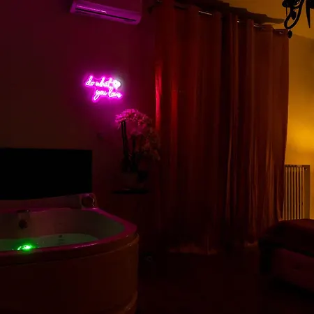 Lush Escape - Hottube And Sauna Bari