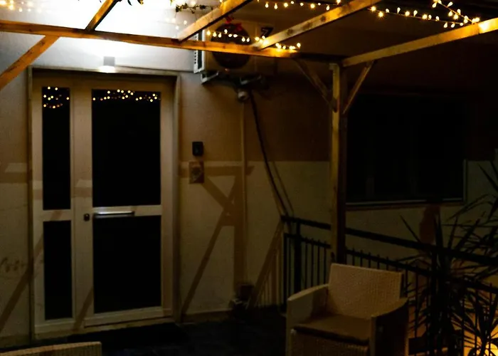 דירה Lush Escape - Hottube And Sauna