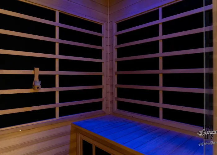 Lush Escape - Hottube And Sauna Apartment *