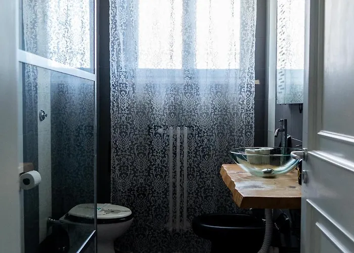 דירה Lush Escape - Hottube And Sauna בארי