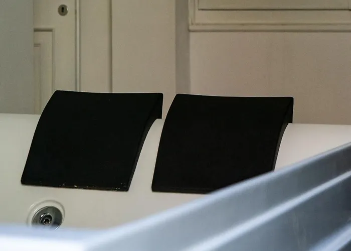 Lush Escape - Hottube And Sauna דירה בארי