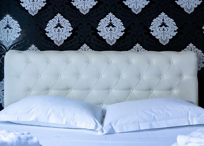 דירה Lush Escape - Hottube And Sauna בארי